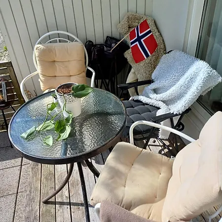 Sentrums Naersentrum Tur Og Sjo Pa Hundvag Апартаменты